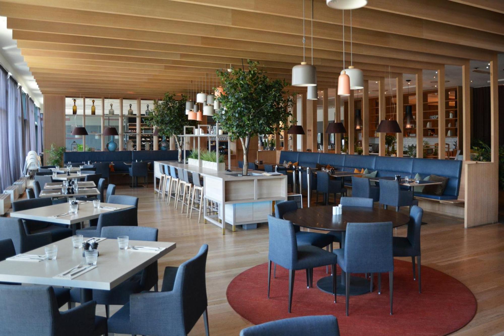 Quality Hotel Expo Форнебу Экстерьер фото
